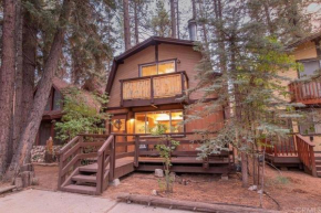 Summit Happy Cabin with HOT TUB! HIGH SPEED EV HOOKUP, CLOSE TO SLOPES Big Bear Lake